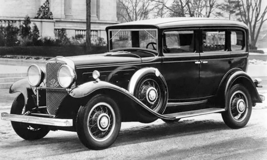 1931%20Peerless%20Master%20Eight%20DeLuxe%20sedan.png